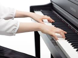 YAMAHA CLP-835B Black