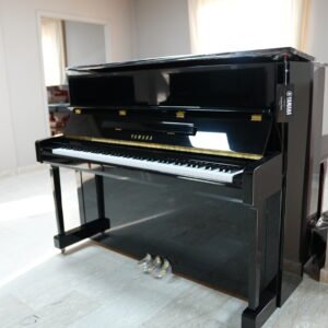 YAMAHA PIANOFORTE VERTICALE NUOVO MOD. B3EPE